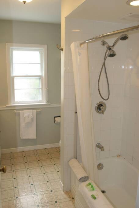 Niagara Riverview Closest To Falls, Free Breakfast Delivered Daily Niagara Falls Exterior foto